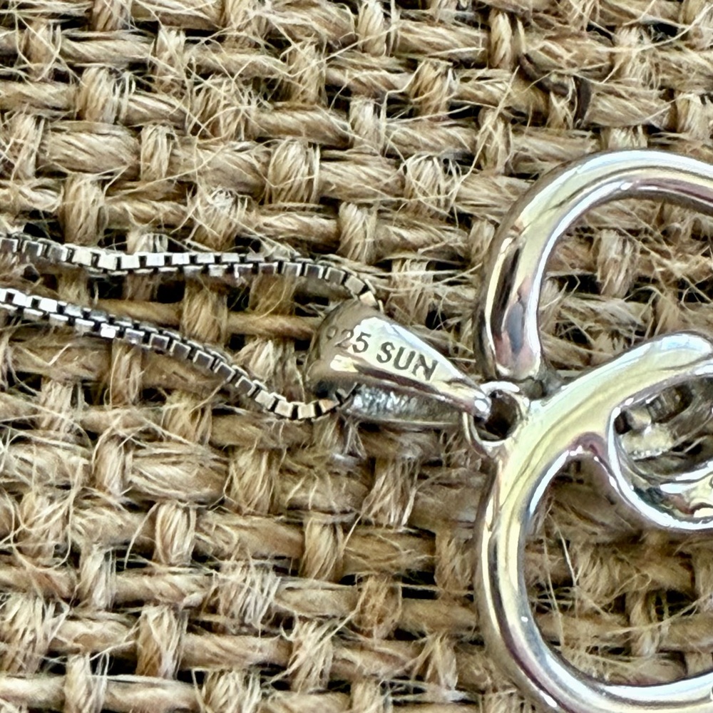 Like New Sterling Silver 925 Necklace with Mom Heart Pendant - Picture 5 of 6